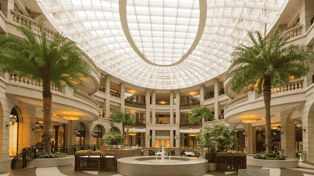 Biggest Malls in India: Top 10 Largest Shopping Destinations and Attractions blog image